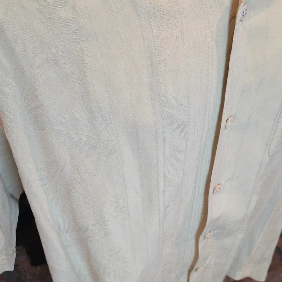 Tommy Bahama Light Cream Casual Button Down Shirt, Silk And Linen, Medium - Picture 2 of 10